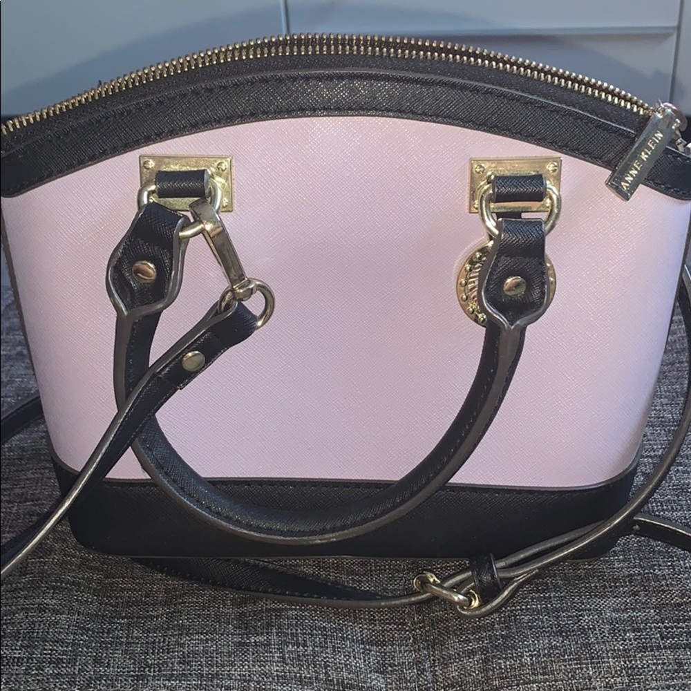 Anne Klein lilac purse in mint condition